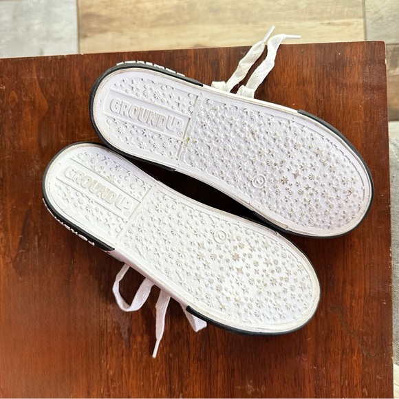 Pokémon Kids Sneakers EUC - Picture 5 of 8